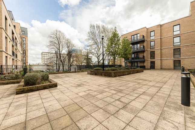 Flat for sale in Addington Close, Southall