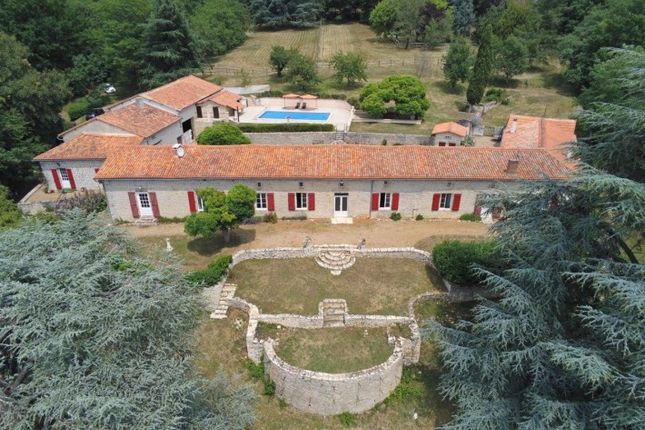 Thumbnail Country house for sale in Nanteuil-En-Vallee, Poitou-Charentes, 16700, France