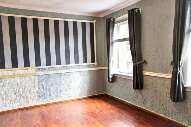 77, Banchory Place, Alloa photo 3