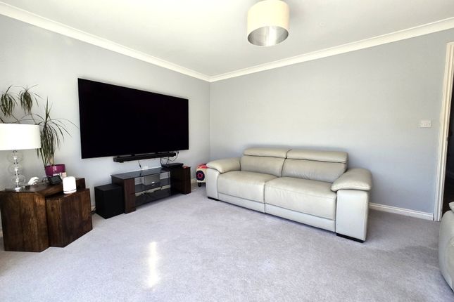 45, Maes Y Wawr, Swansea photo 3