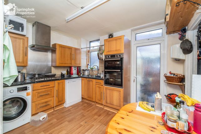 12, Dakota Gardens, Northolt photo 4
