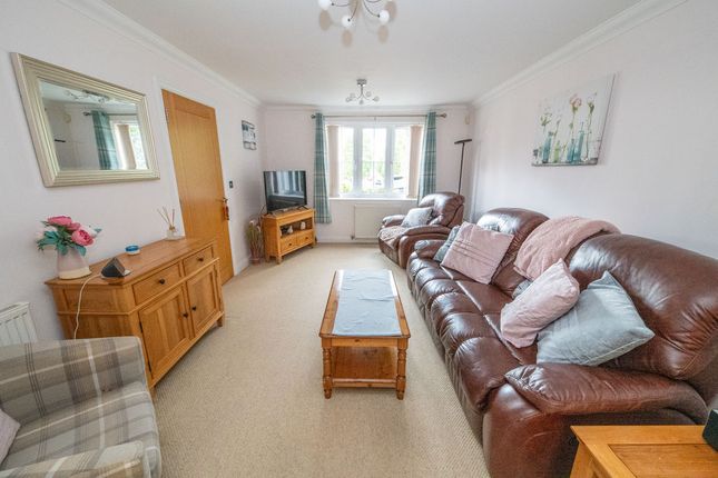 29, Wyndham Close, Waterlooville photo 3