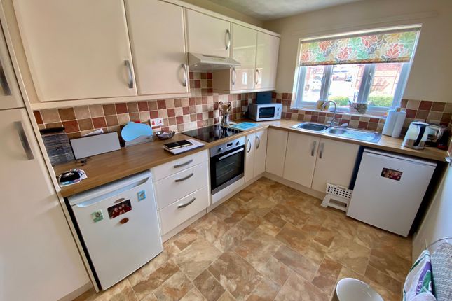 17 Premier Court, Grantham photo 3