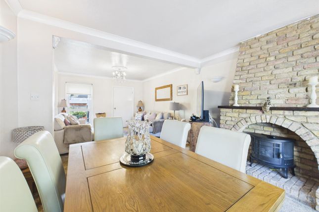 47, Hillcroft Crescent, Ruislip photo 3