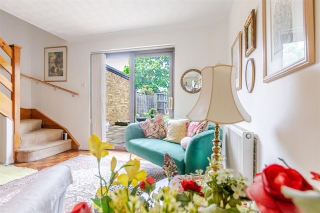 22, Turnpike Lane, Hillingdon photo 4