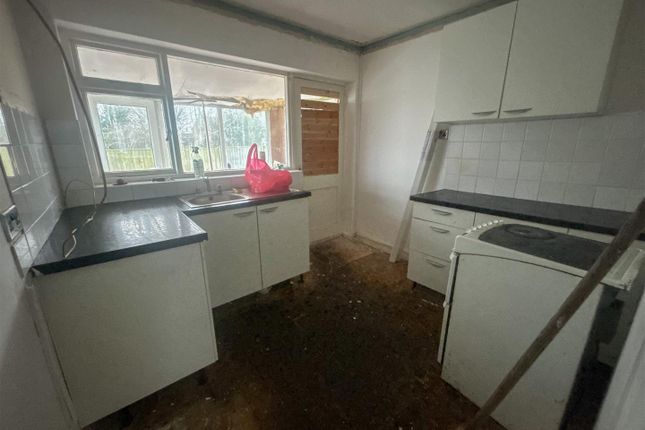 44, Ramplings Avenue, Clacton-On-Sea photo 4