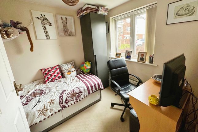 Flat for sale in Dunoon Drive, Wolverhampton