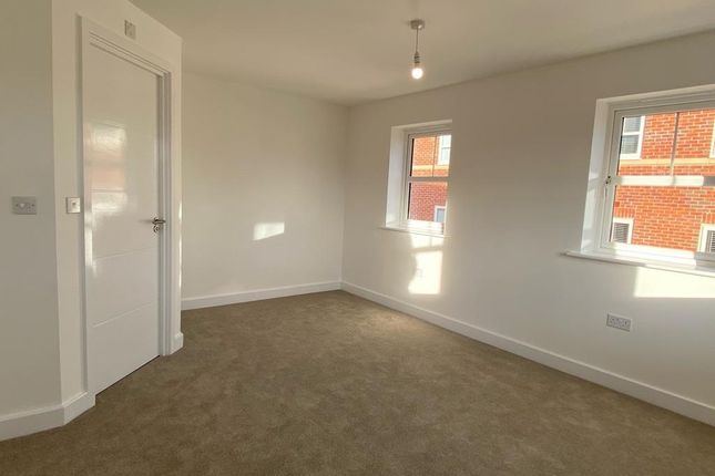 Terraced house to rent in Bolton Court, Leeds