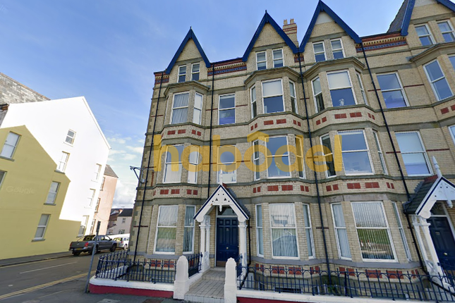 Thumbnail Flat to rent in West Parade, Rhyl