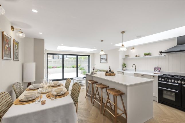 Thumbnail Flat for sale in Gilstead Road, London