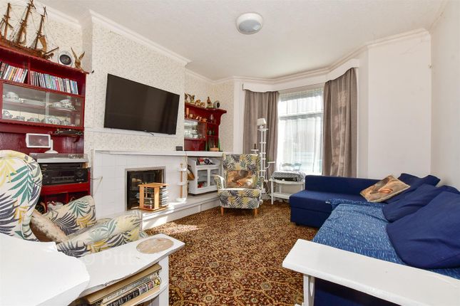 3-bed semi-detached on 36, Western Road, Shanklin, £180,000