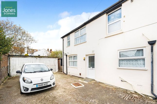 Detached house to rent in St Dunstans Road, Tarring, Worthing, West Sussex