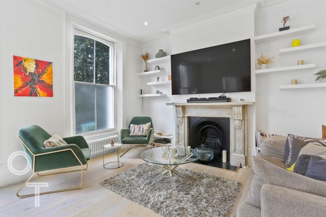 Flat for sale in Bartholomew Villas, London