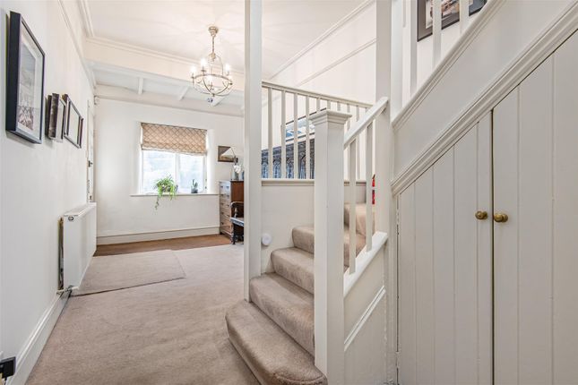 26, The Crosspath, Radlett photo 3