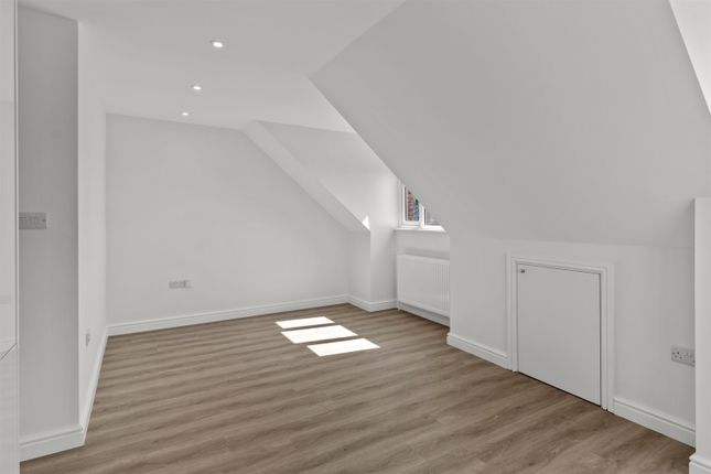 Flat 6, Marlborough House, Headley Road, Hindhead photo 2