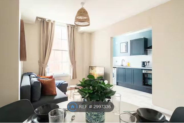 Flat, Dylan House Lord Nelson St, Liverpool photo 2