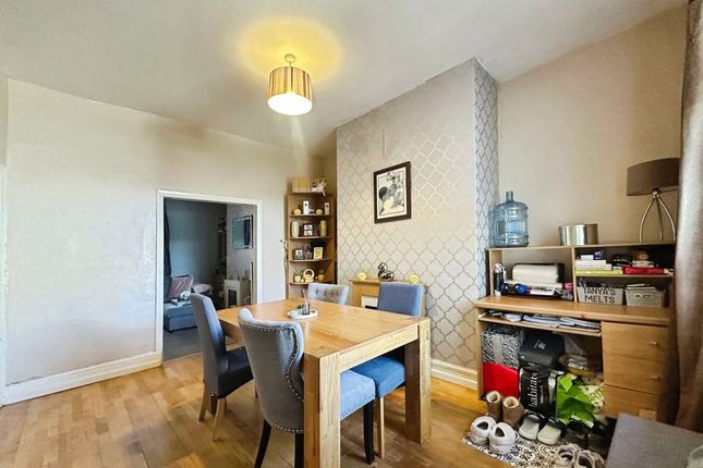 14, Higher Ainsworth Road, Manchester photo 3