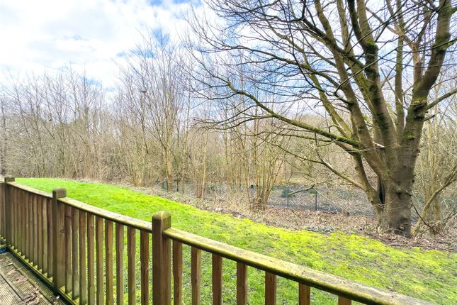 17, Lakeside Rise, Manchester photo 3