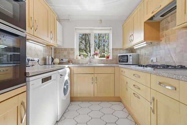 16 Chalkdown, Stevenage photo 4