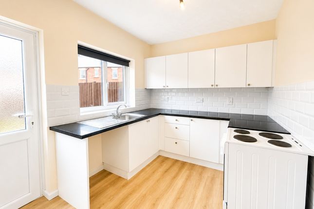 2-bed house on 1, Boston, £750/mo