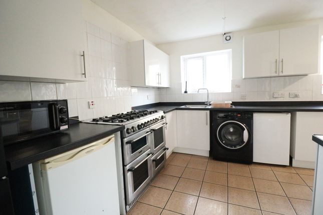 69, Roodegate, Essex photo 2
