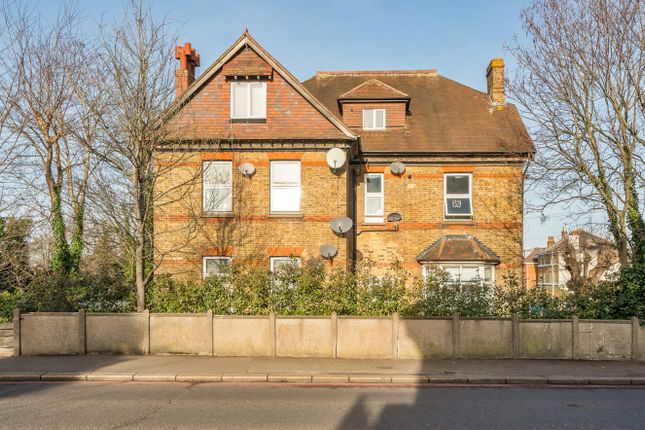 Flat for sale in Cheam Road, Sutton