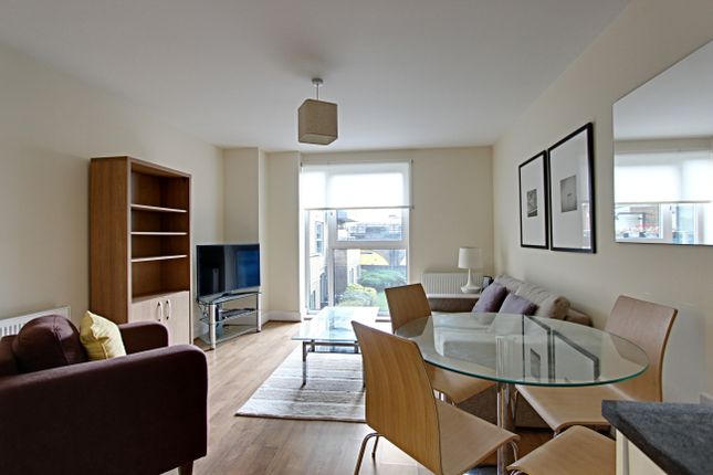 Thumbnail Flat to rent in Gooch House, Glenthorne Road, Hammersmith, Hammersmith