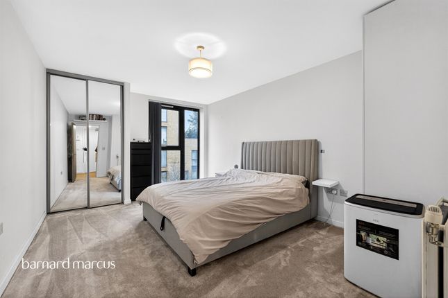202, Ashmead House, Tewkesbury Road, London photo 4