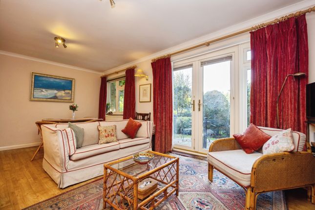 Woodside Cottage,, Blackheath Lane, Guildford photo 3