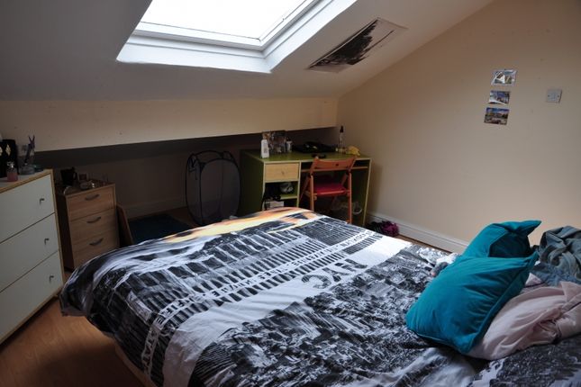 Lucas Street Woodhouse, Leeds photo 4