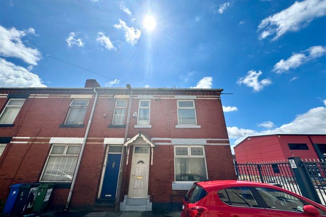 Thumbnail Terraced house for sale in 209 Holland Street, Denton