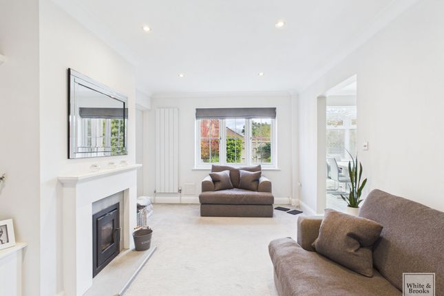 8 The Beaches Waterford Gardens, Littlehampton photo 2