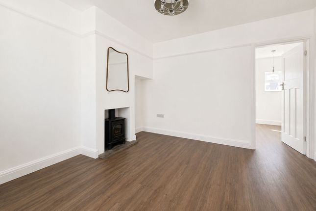 12 Eastfield Avenue, Manchester photo 2
