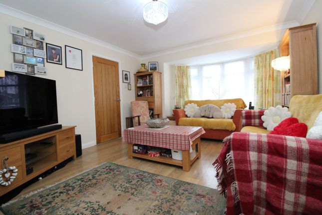 12, Wood Drive, Stevenage photo 4