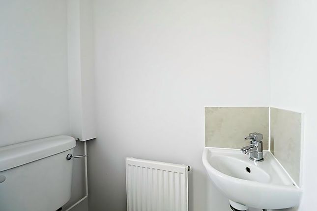 15, Richmond Road, Wickford photo 4