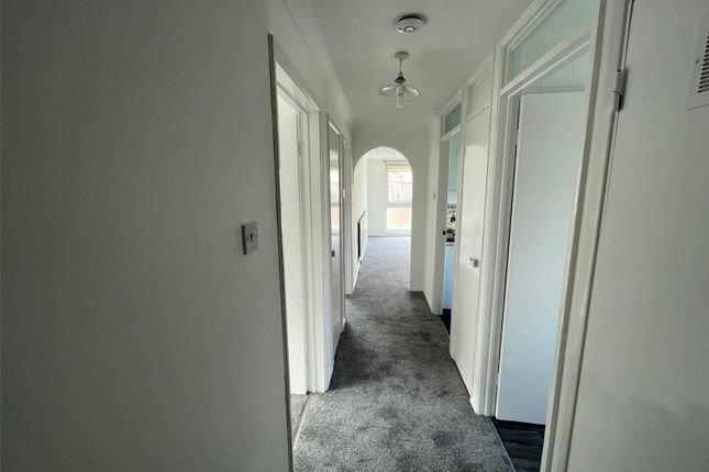Flat 4 Sharon Court, 18, Hadlow Road, Kent photo 2