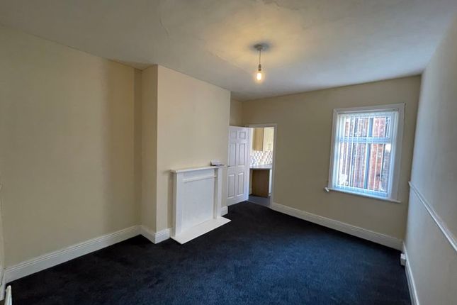 Flat to rent in Holly Avenue, Wallsend