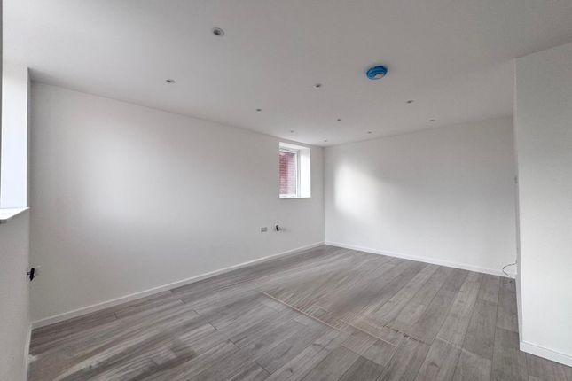 Whatsapp Image 2025-11-14 At 09.41.50 (8)