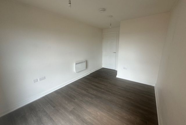 18, NORTHAMPTON photo 5