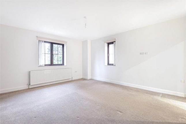 Orchard Drive, Woking photo 4