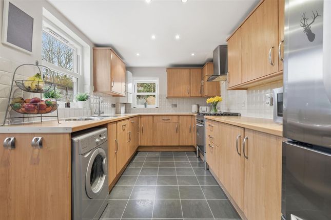 146 West Grove, Woodford Green photo 3