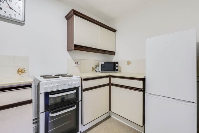 Flat 7, Orchard Court,, Orchard Lane, Leeds photo 3