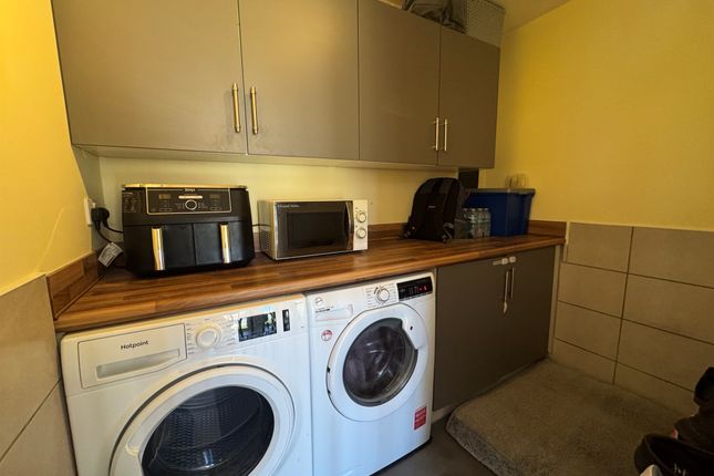 4, Magda Close, Peterborough photo 4