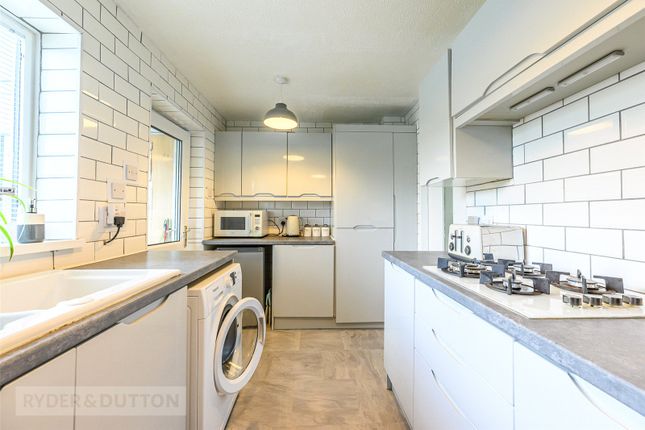 22, Woodlands Close, West Yorkshire photo 4