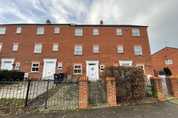 Thumbnail Property to rent in Sainte Foy Avenue, Lichfield