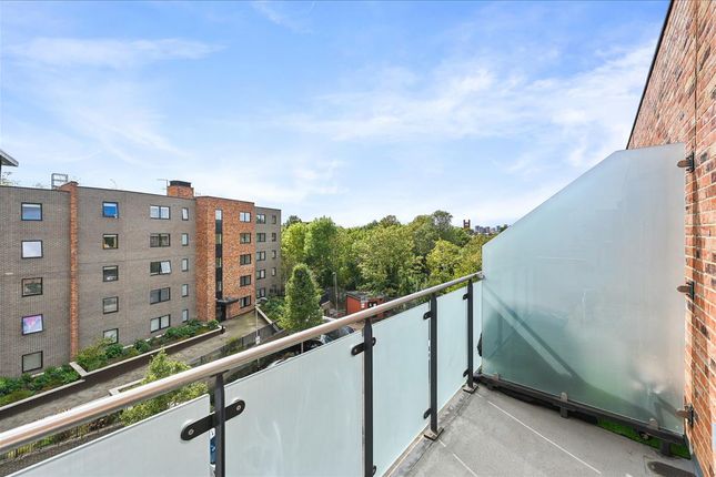 79, Gifford Road, London photo 5