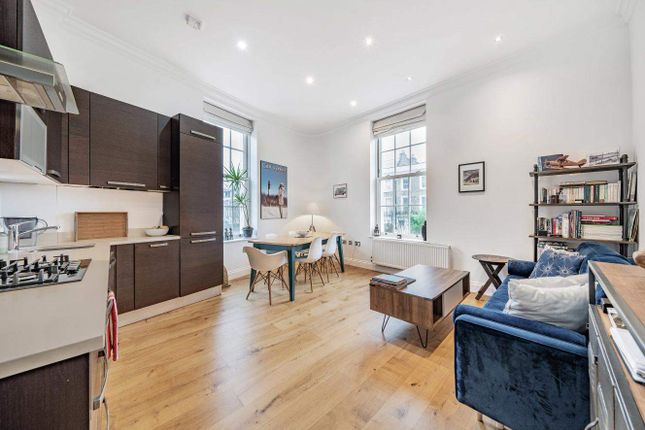 Flat for sale in Queens Crescent, London