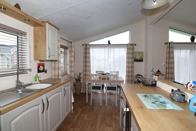 40, Cathedral View,  Field Farm, Lincoln photo 4