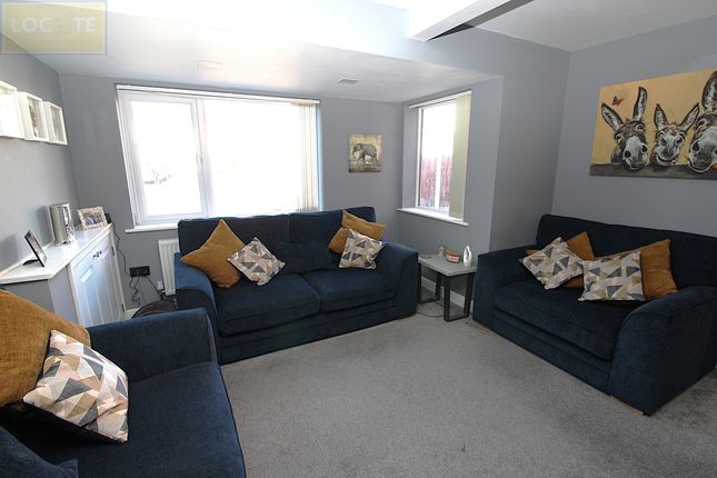 7 Esk Close, Davyhulme photo 3