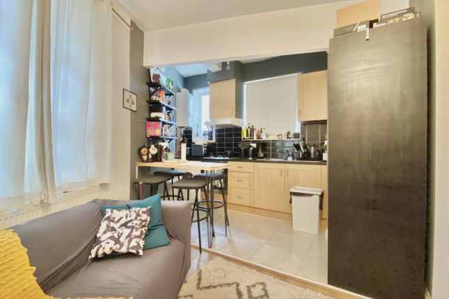 254, Sellincourt Road, London photo 3